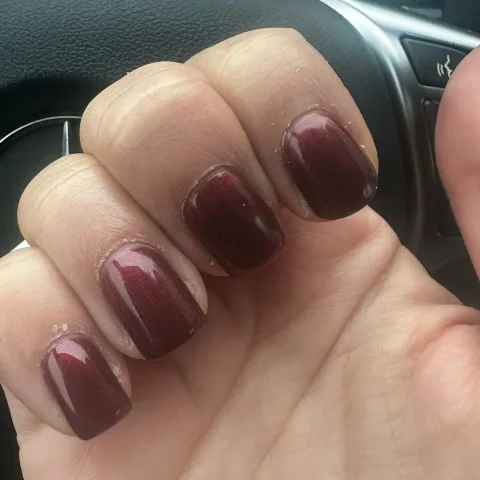 Салон Urban Beauty на просп. Вернадского, 41, стр. 1: маникюр с острыми углами и быстрыми сколами